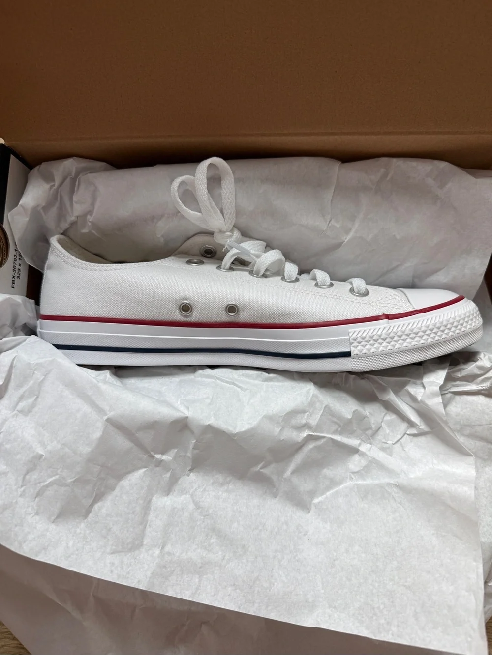 Converse Chuck Taylor All Star Low Top Sneaker | Men’s 7.5 US | Women’s 9.5 US